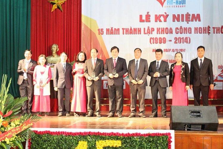 Tất Thành tài trợ vàng cho lễ kỷ niệm 15 năm thành lập khoa CNTT - Đại học Công nghiệp Hà Nội 2
